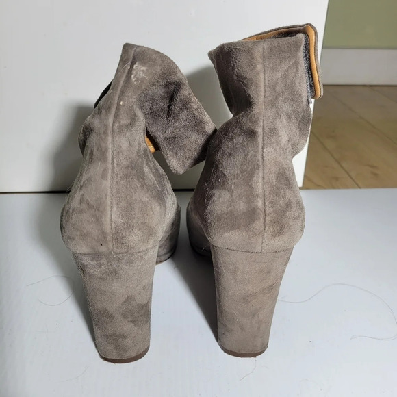Chie Mihara velcro  ankle strap round toe heels gray size 38 equivalent 8.5 - Picture 3 of 8